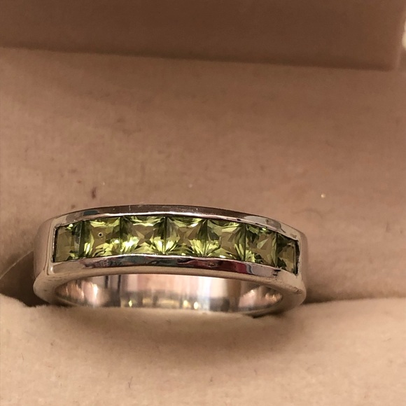 NWOT Sterling Silver Channel Set Peridot Band Ring - Picture 3 of 8